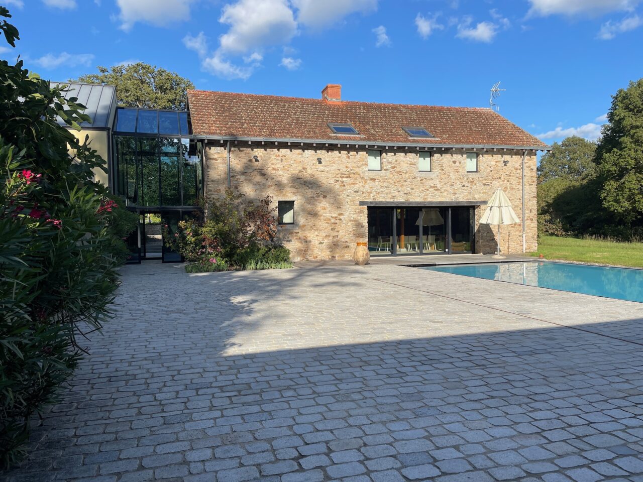 Nettoyage extérieur complet d’une propriété près de Nantes